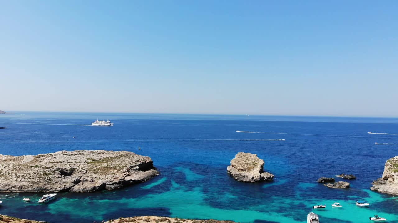 蓝色泻湖马耳他，蓝色的海，海洋，假期，夏天视频下载