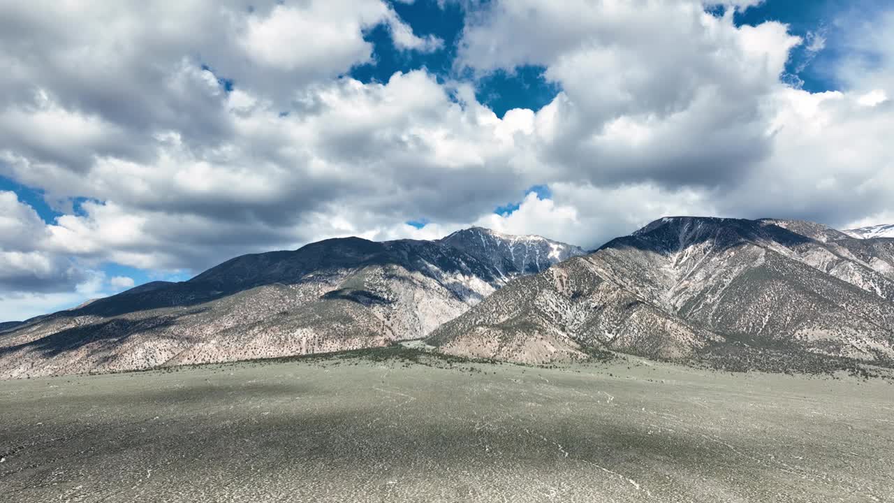 加州毕夏普附近的鸟瞰图视频素材