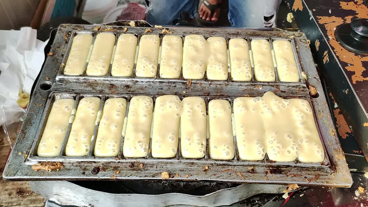 巴基斯蛋糕(Kue Pukis)视频素材