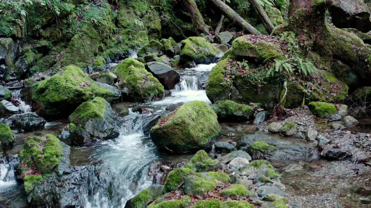 小山涧视频素材