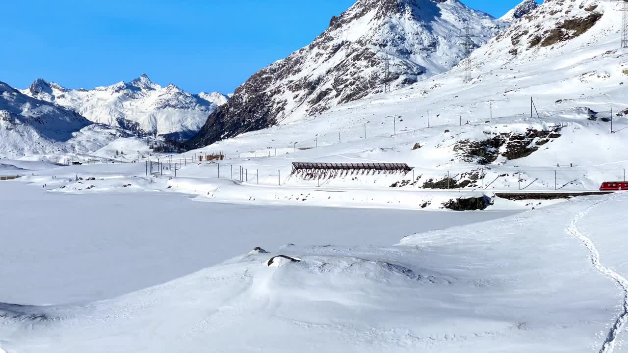 雪地里的火车视频下载