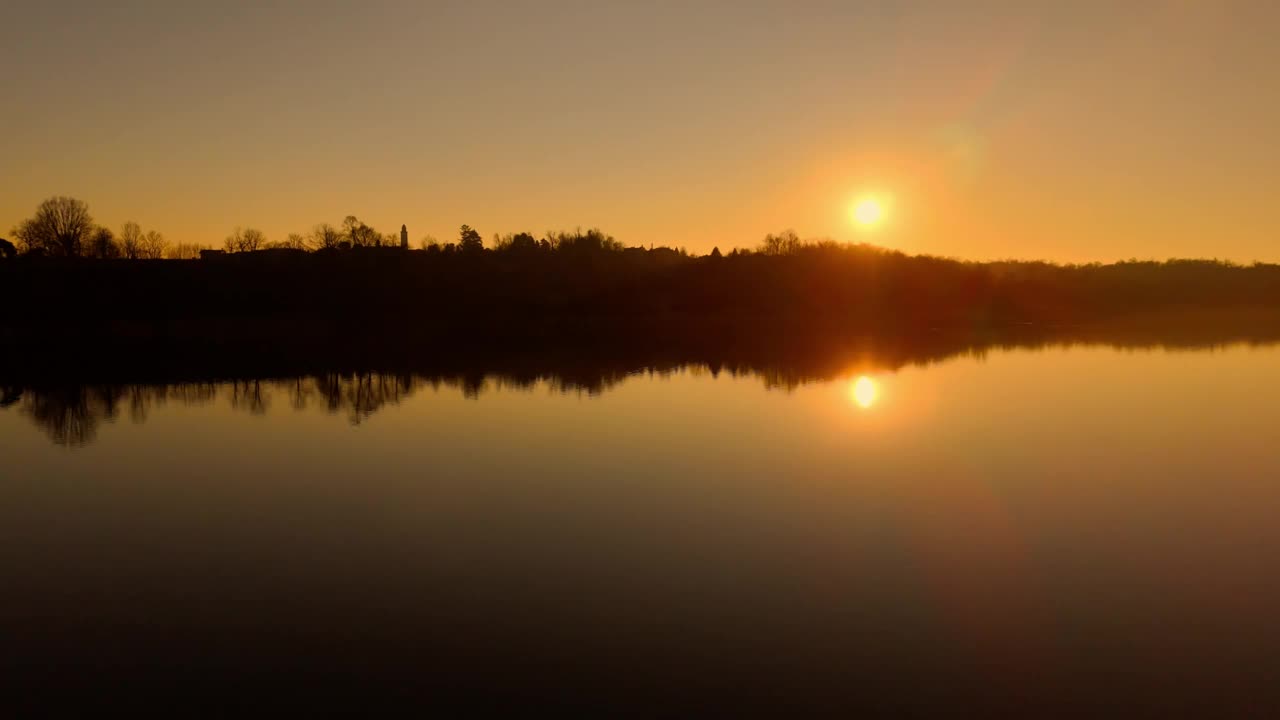 湖上的夕阳视频下载