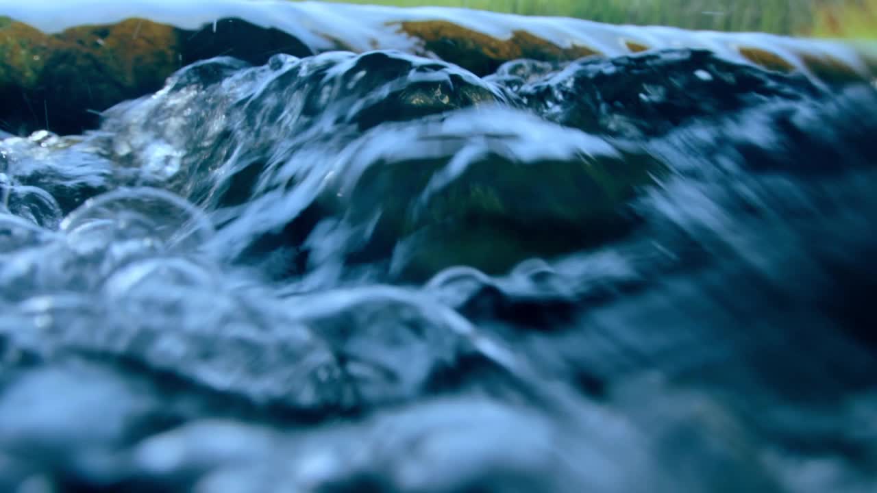 河水在流动视频素材