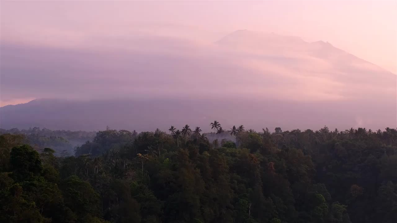 印度尼西亚巴厘岛阿贡火山日出视频下载