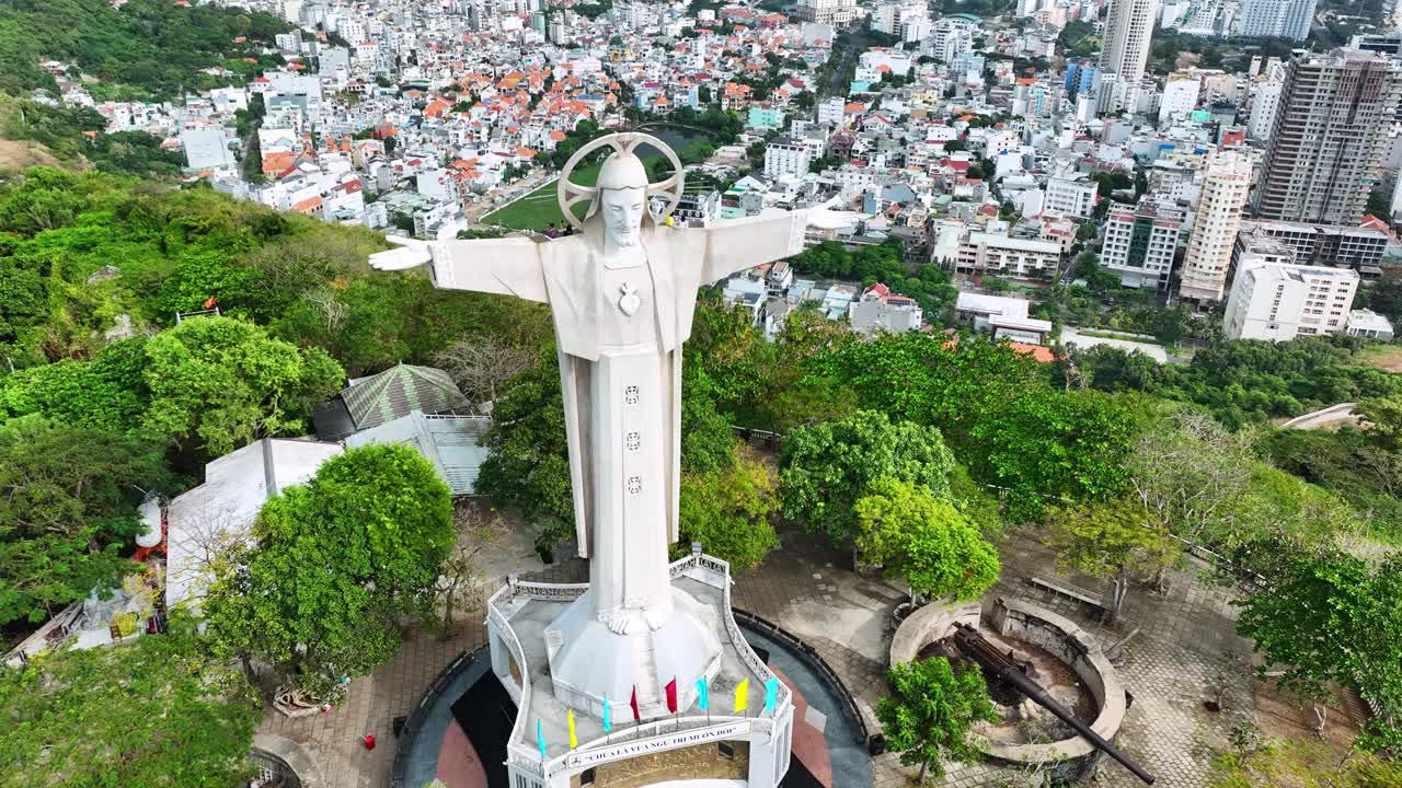 越南沿海城市云头(Vung Tau)的鸟瞰图。视频素材