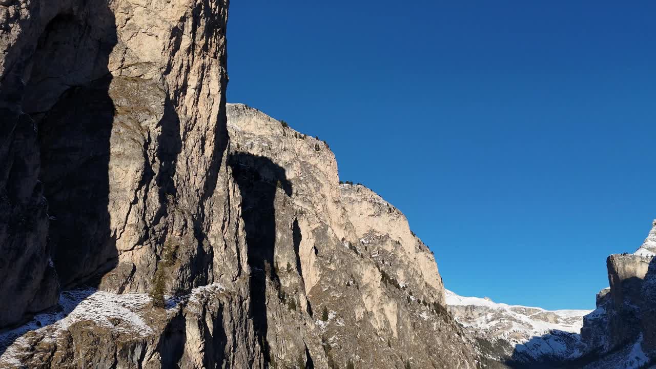 鸟瞰雪山，意大利滑雪胜地视频素材