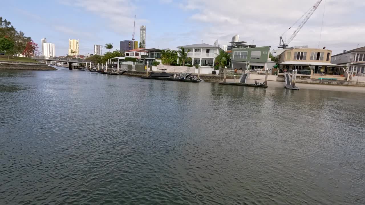 全景滨水城市景观过渡视频素材