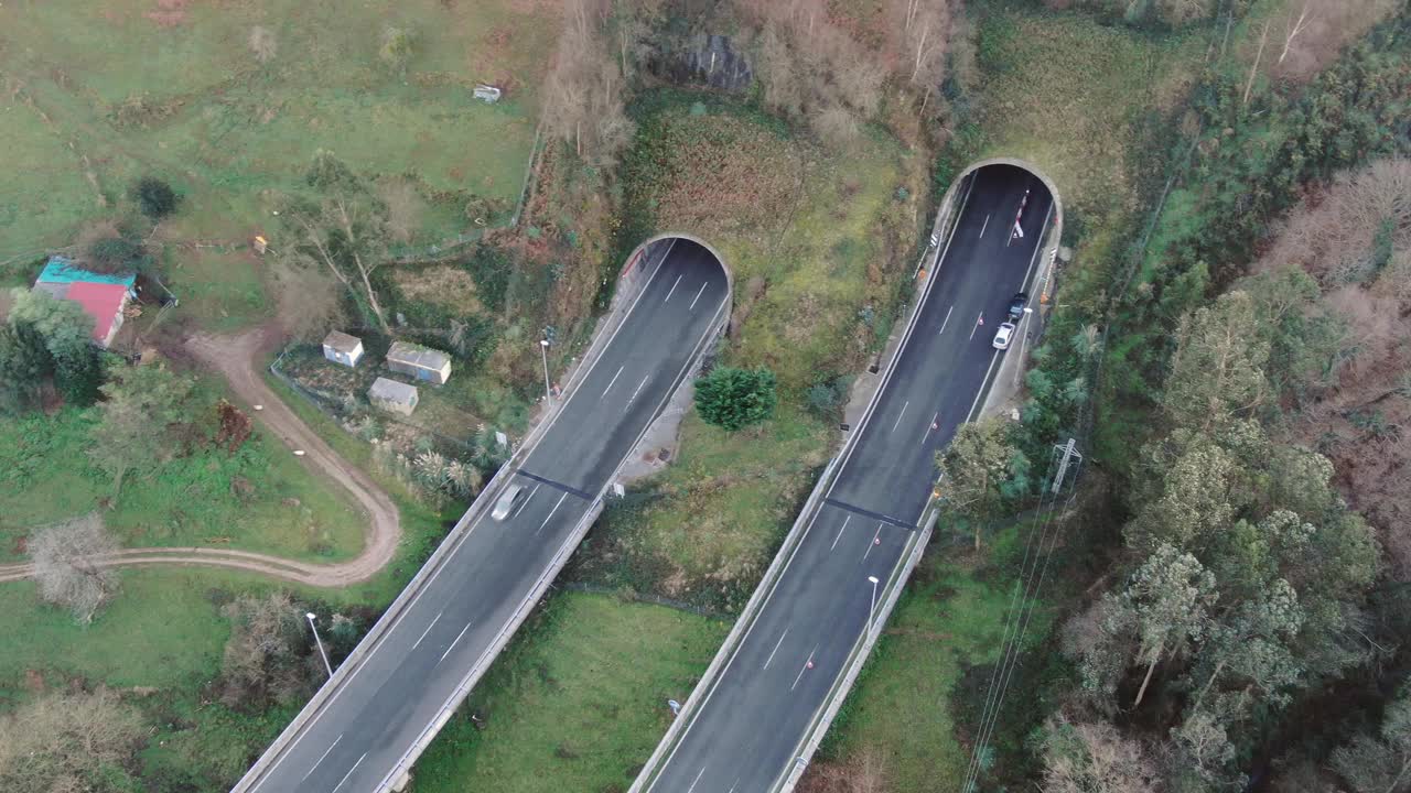 从上面看的山间公路视频素材