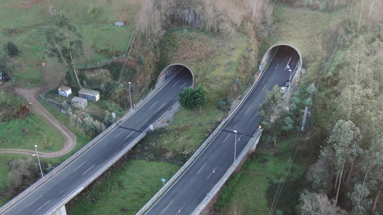 从上面看的山间公路视频素材