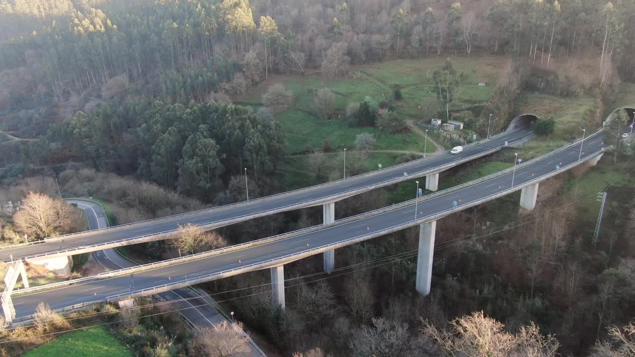 从上面看的山间公路视频素材