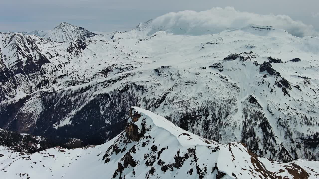 高山雪山景观视频素材