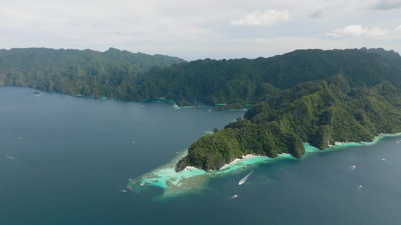 巴拉望岛科伦的泻湖和岛屿。菲律宾。视频素材