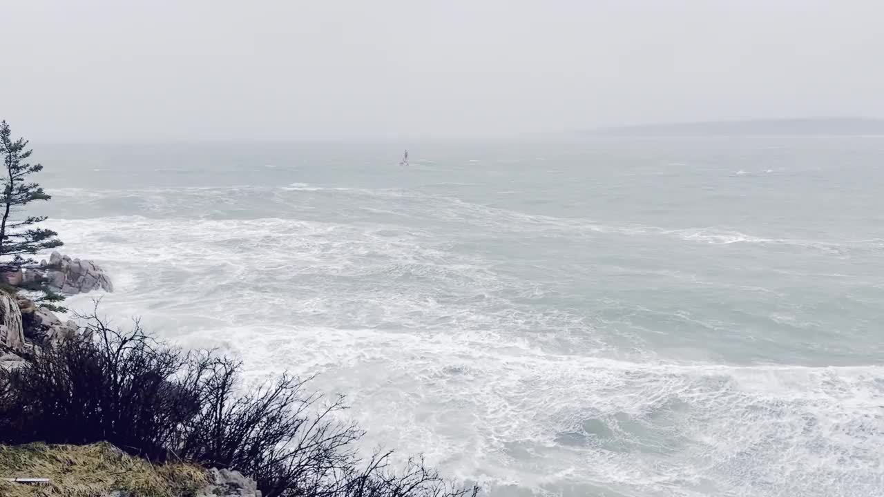 阿卡迪亚国家公园Bass Harbor Head灯塔的风暴视频素材