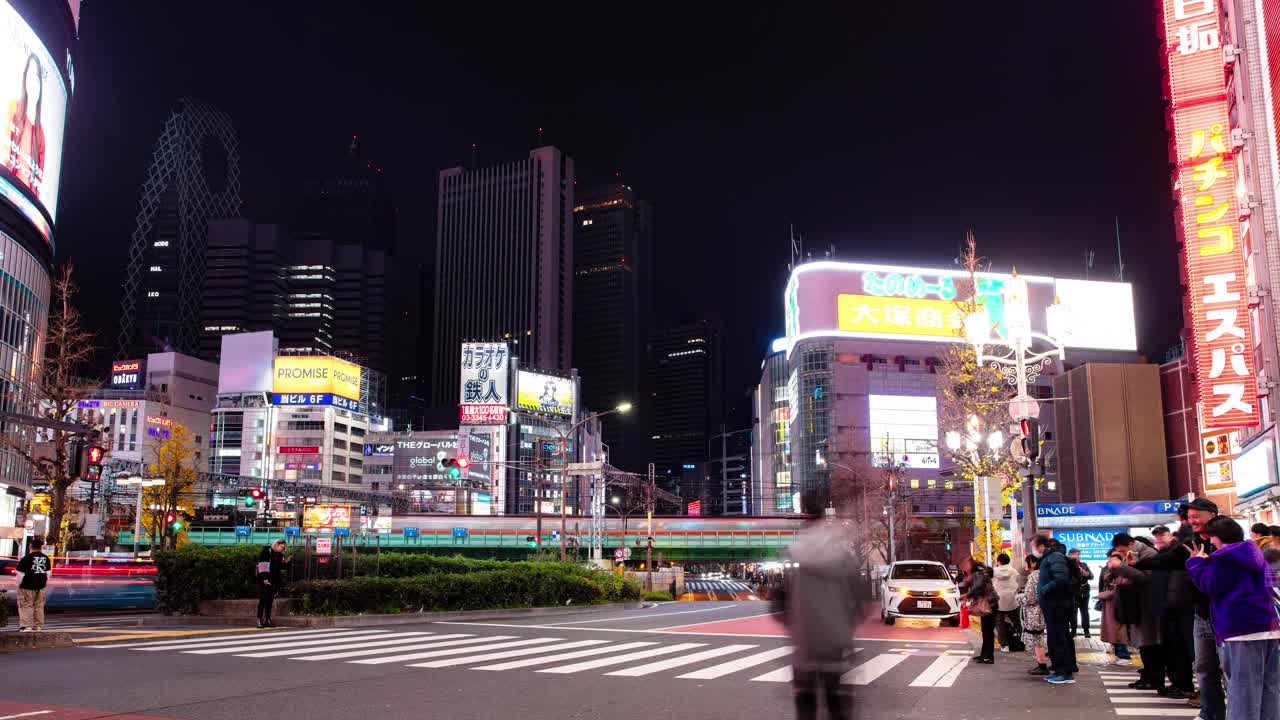 繁忙的东京大都会302号公路夜景视频素材