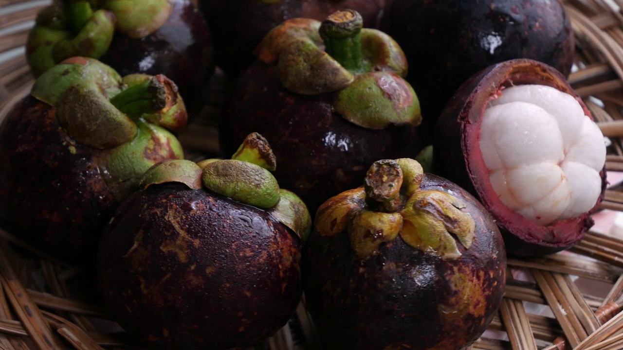 外来山竹果(garcinia mangostana)视频素材