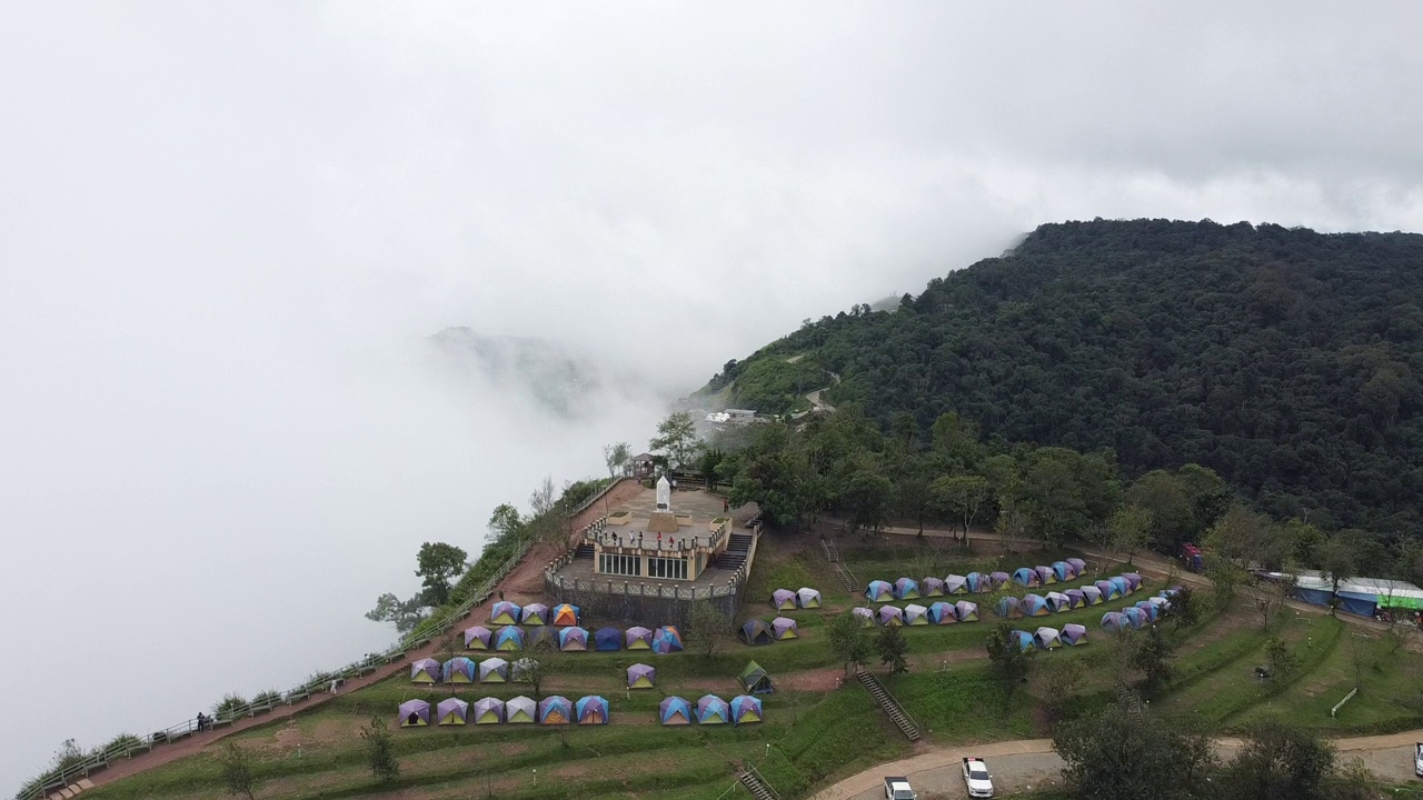 Phu Thap Boek的高视角，它是Phetchabun省的最高峰。一年四季都很冷。碧差汶省著名旅游景点视频素材