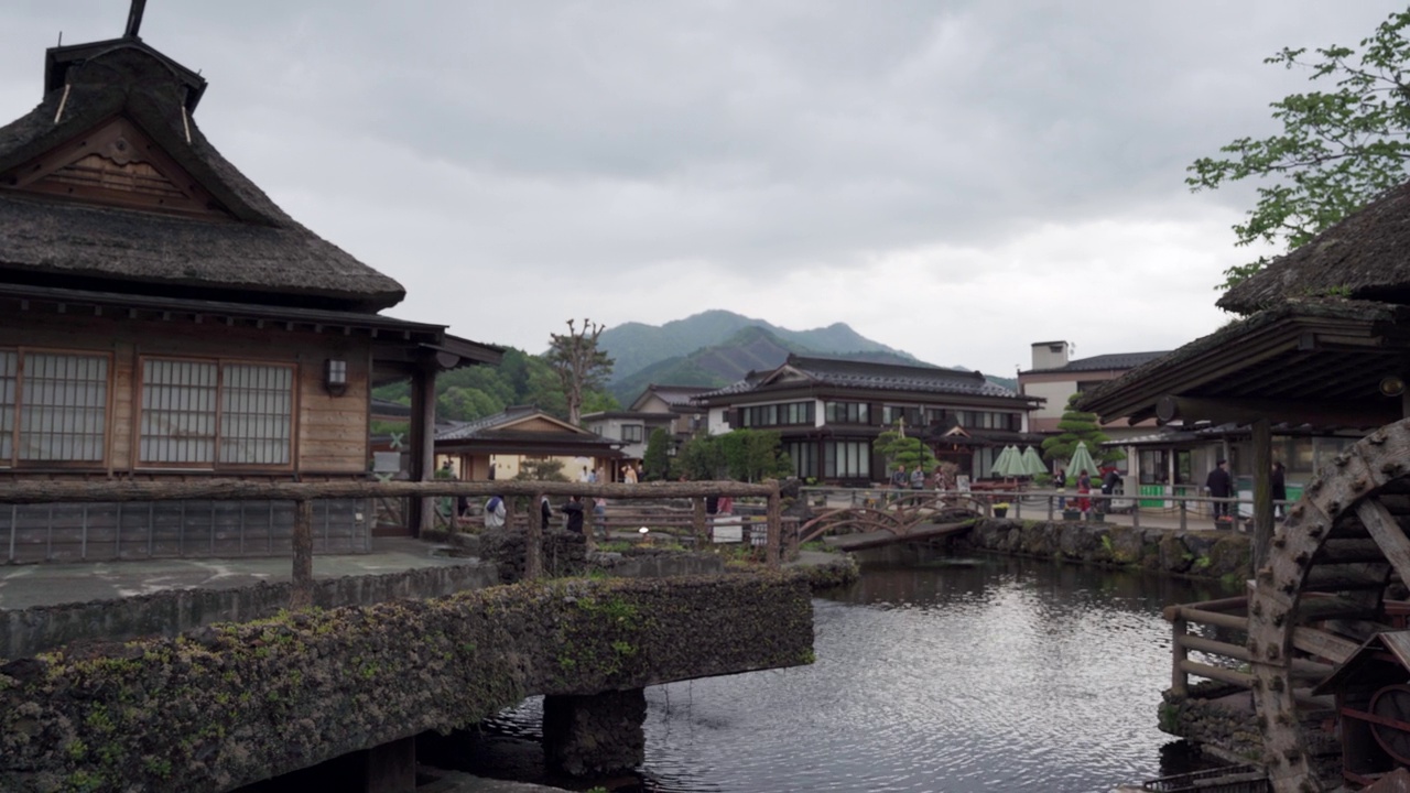 大野客海是日本一个风景秀丽的小村庄，有8个池塘视频素材