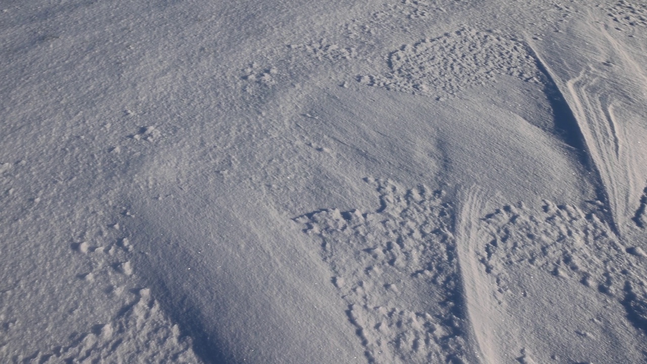 雪后洁白的雪堆视频素材