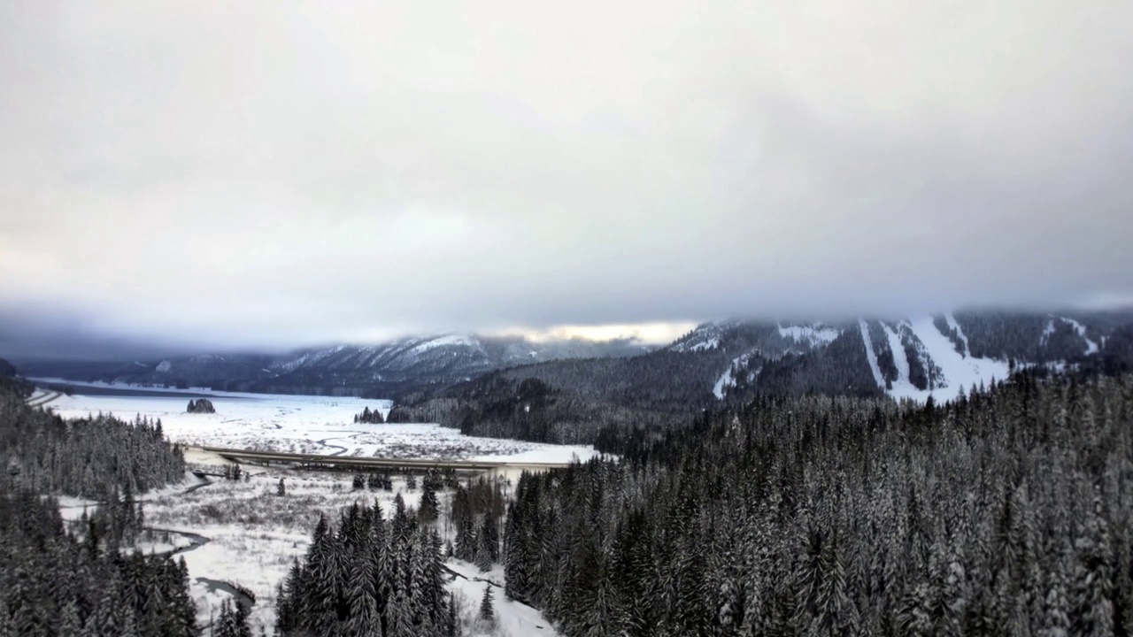 雪山景观的延时拍摄视频素材