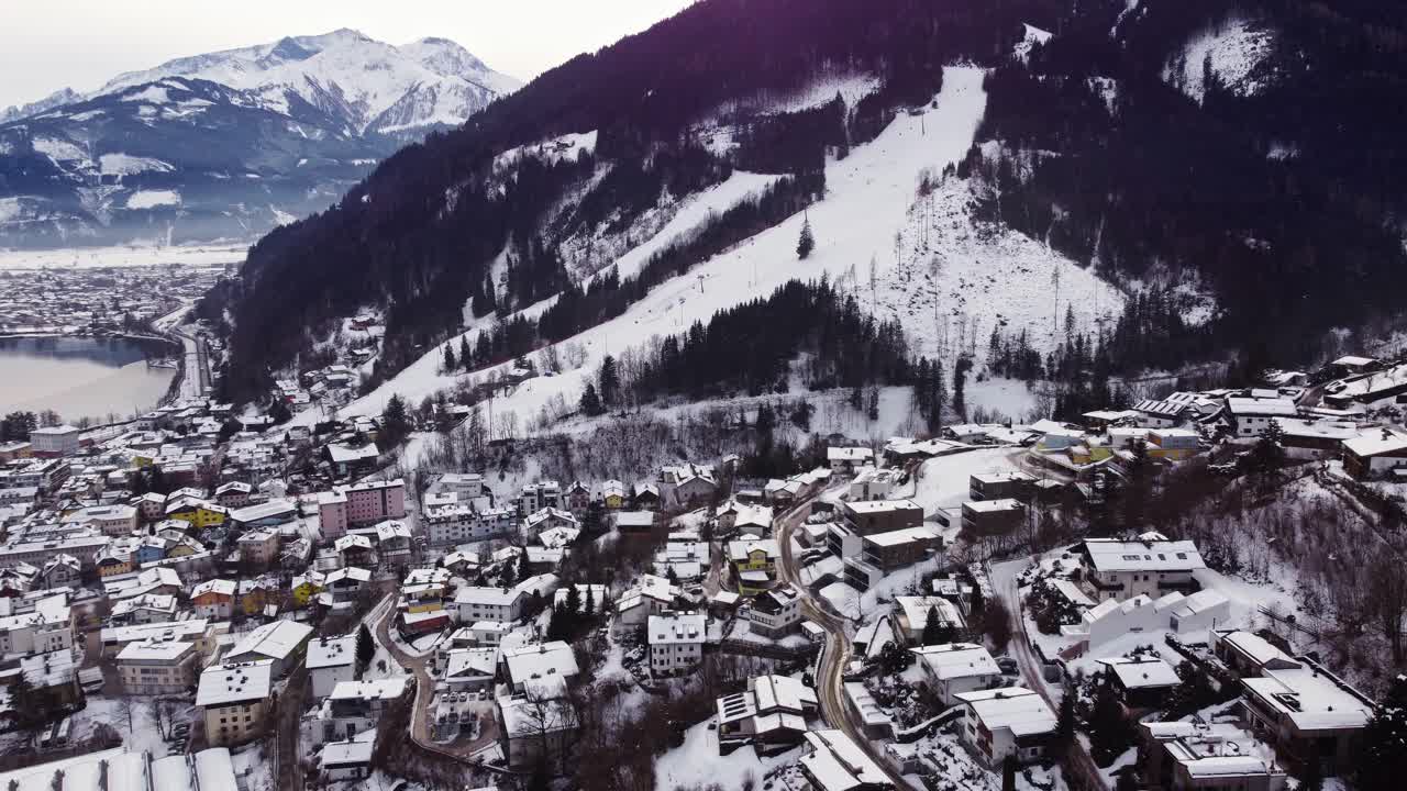 鸟瞰图Zell am See村，奥地利冬天的风景，摄影车，天视频素材