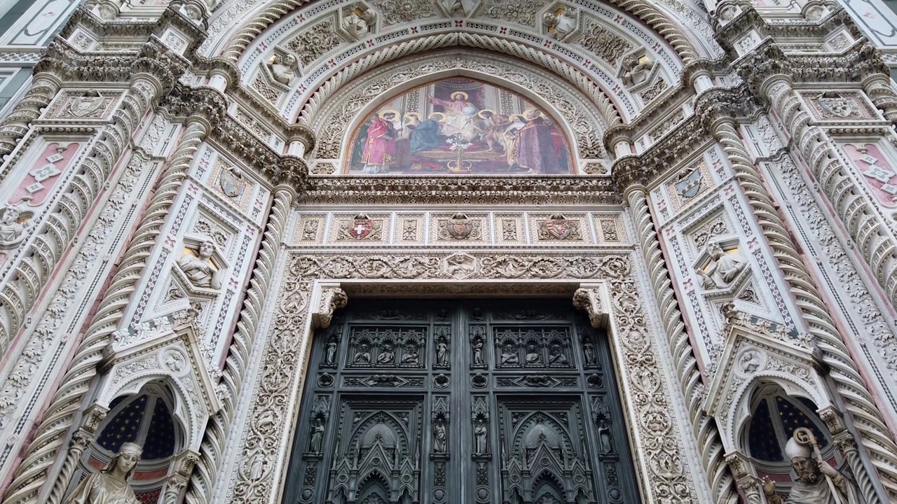 圣玛丽亚·德尔·菲奥里大教堂的景色-关门视频下载