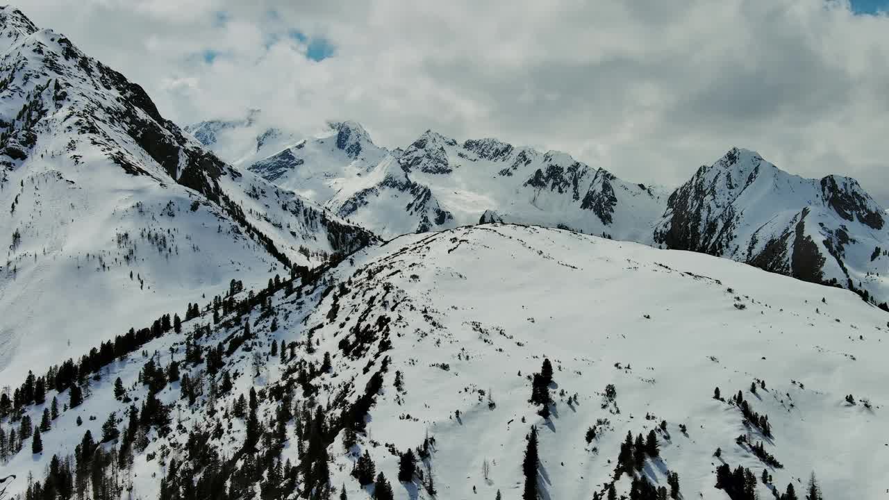 高山雪山景观视频素材