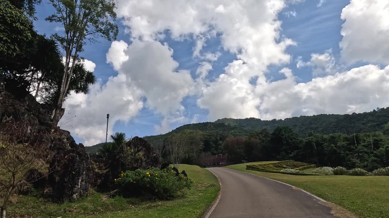 风景优美的乡村公路之旅视频素材