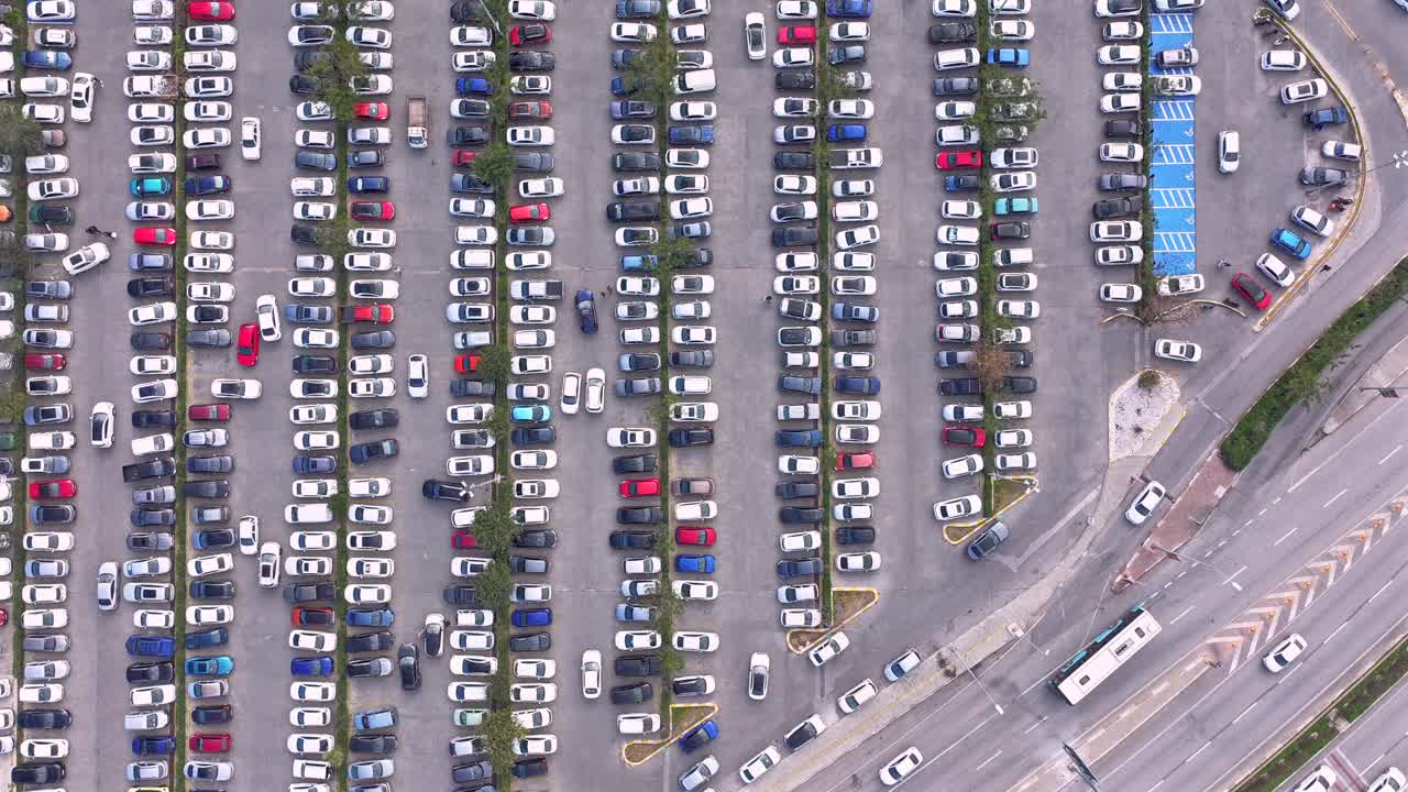 室外停车场及城市道路视频素材