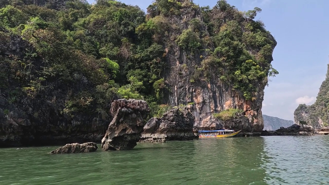 乘船游览风景岛视频素材