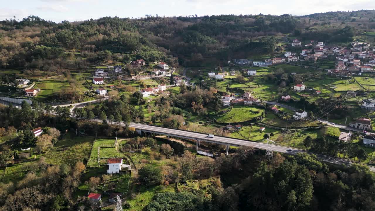 Ceboliño城镇鸟瞰图，加利西亚，西班牙-全景视频素材