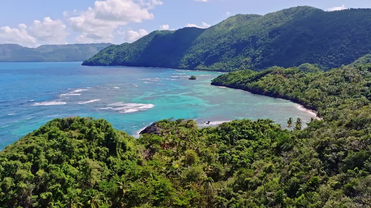 Playa Ermitaño海岸在多米尼加共和国的萨马纳视频素材