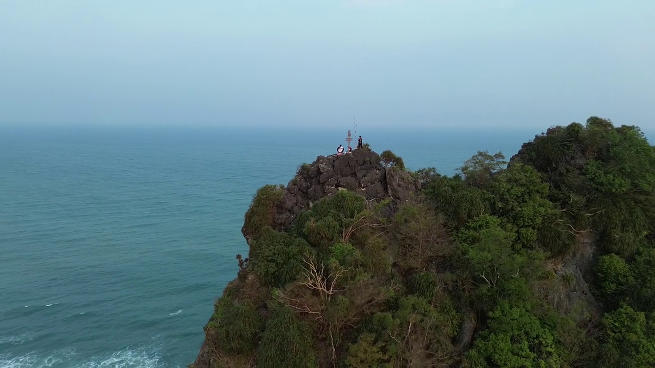 山景和海景。视频素材