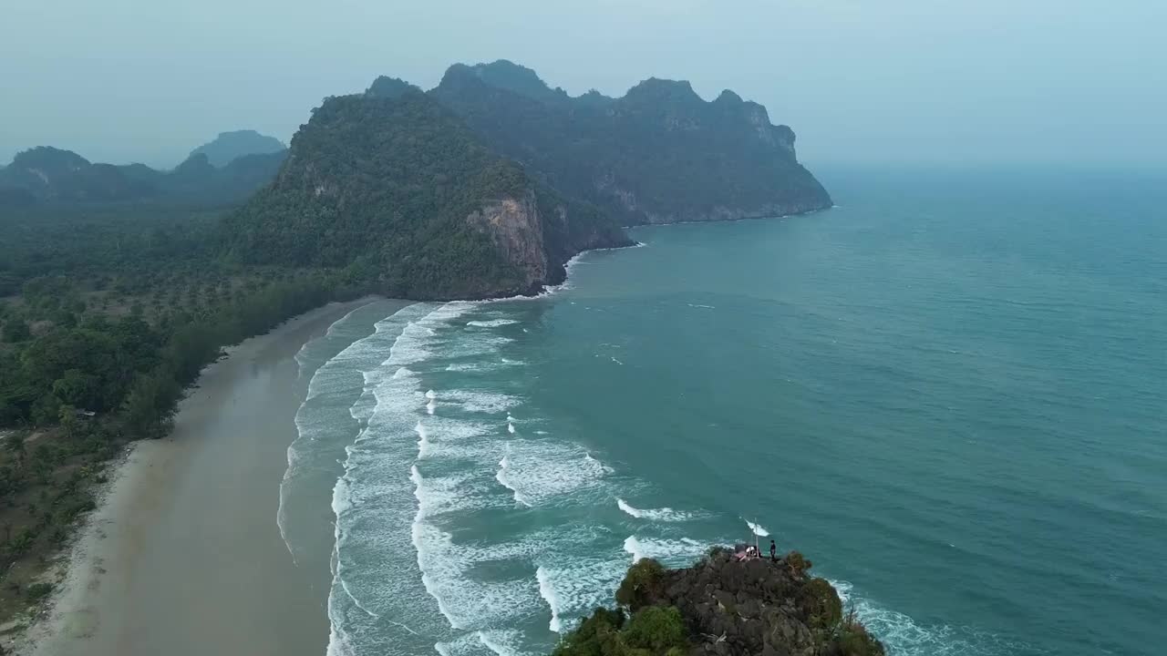 山景和海景。视频素材