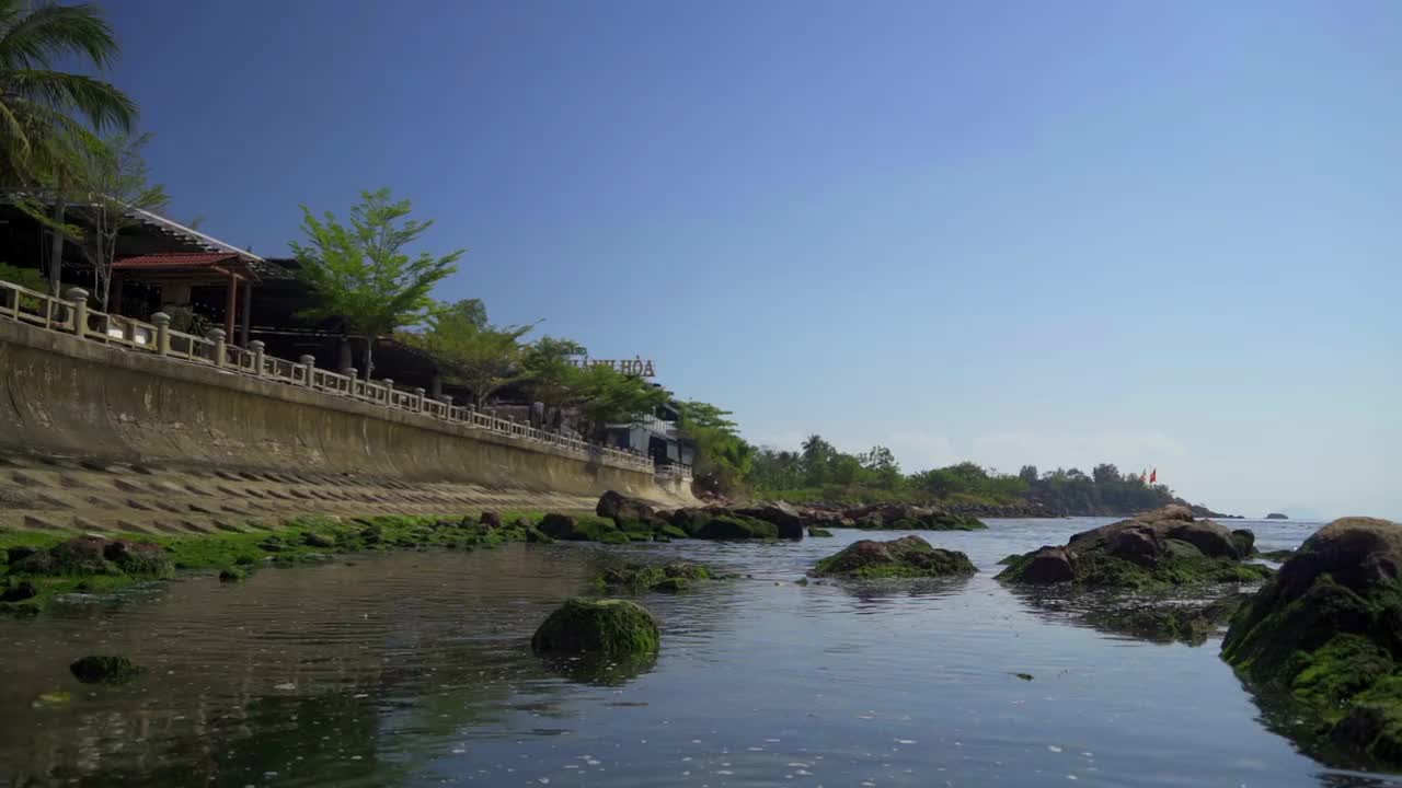 城市堤岸。视频下载