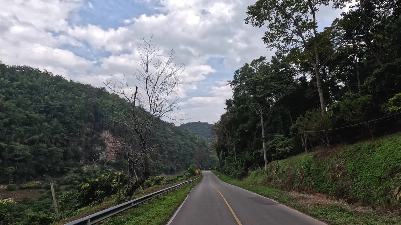 风景优美的山路之旅视频素材