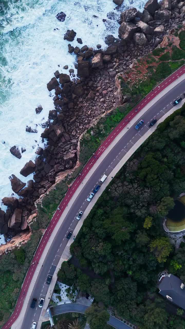 无人机拍摄的大西洋沿岸岩石海岸。地狱博卡，葡萄牙视频素材