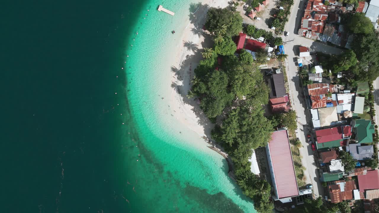 菲律宾达沃卡普丹海滩和海岸线的鸟瞰图视频下载