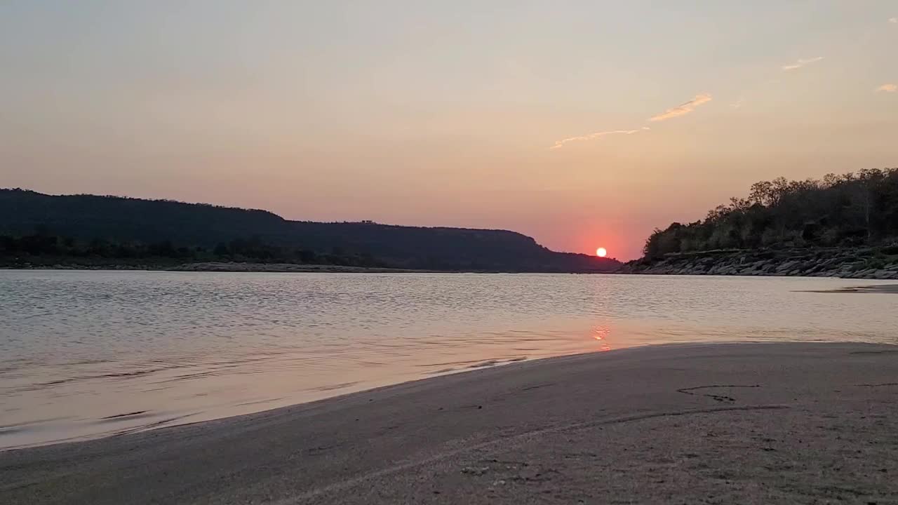 香江上的夕阳视频下载