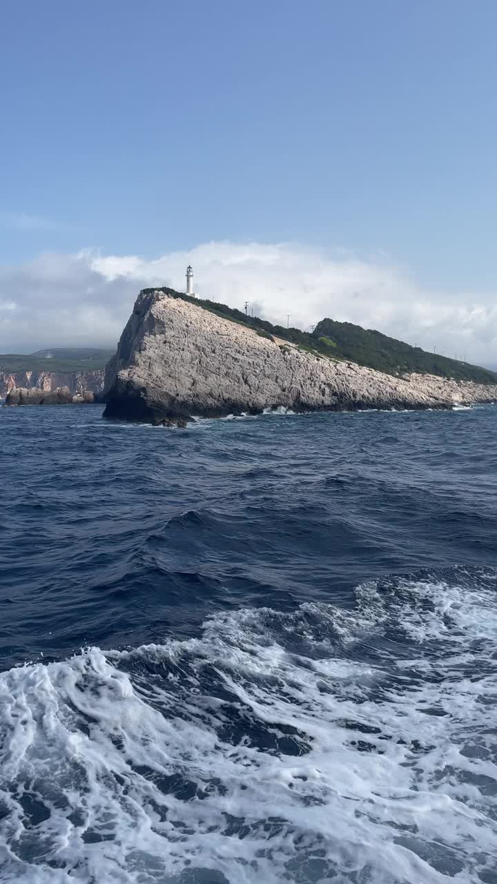 莱夫卡达，希腊，爱奥尼亚海，海中的一个小岛视频下载