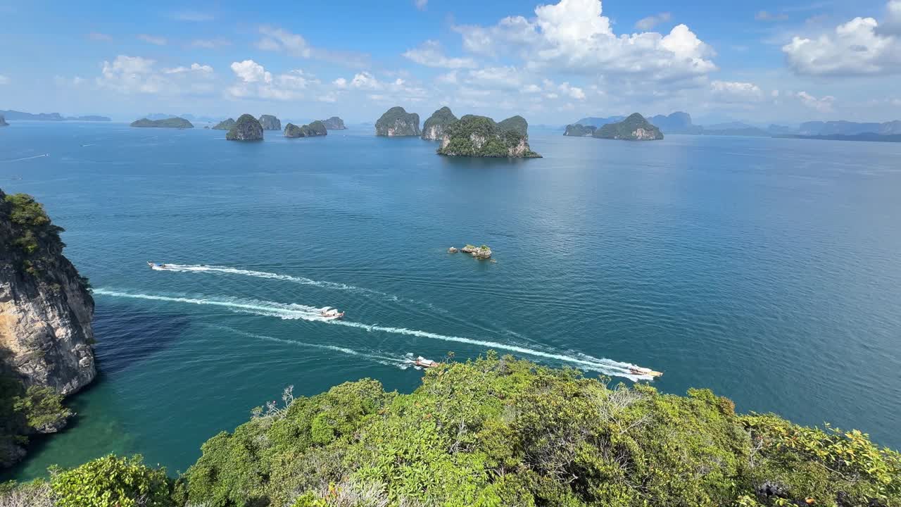 安达曼海南部的海湾泰国石灰岩岛屿建立从顶部的看法视频素材