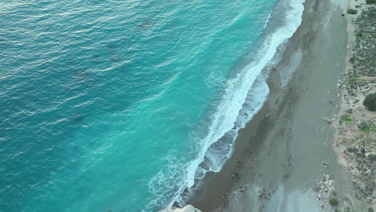 阿芙罗狄蒂海滩鸟瞰图，帕福斯，塞浦路斯视频素材