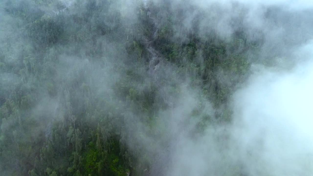 巴厘岛阿贡山鸟瞰图视频素材