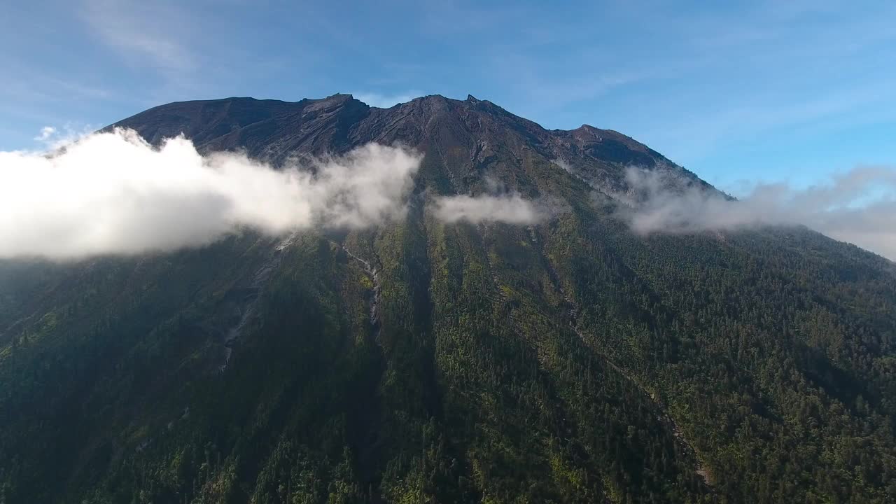 巴厘岛阿贡山鸟瞰图视频下载