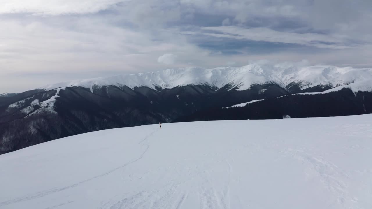 埃泽鲁尔马雷峰广阔的雪景，宁静而原始视频素材