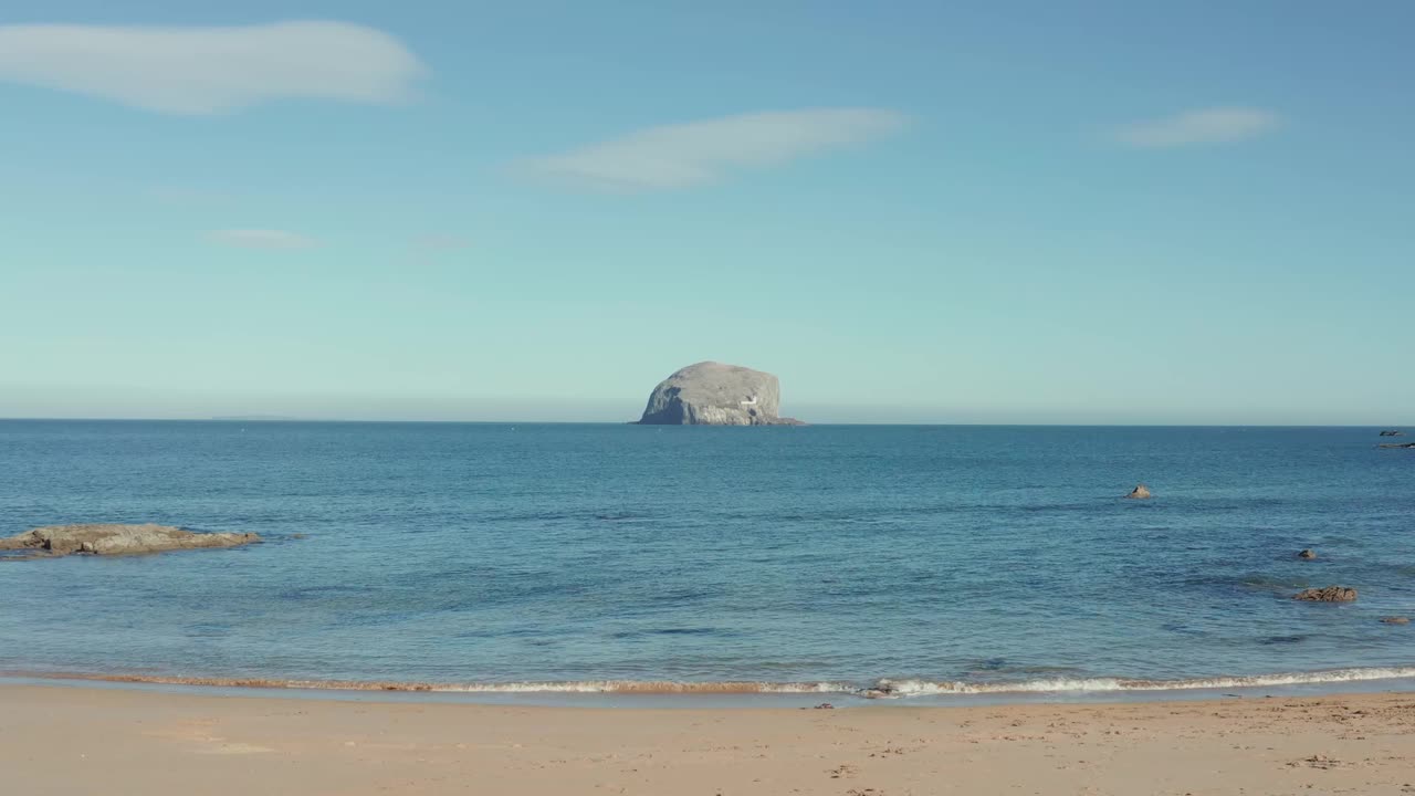 鸟瞰康提湾，北贝里克，苏格兰，英国。视频素材