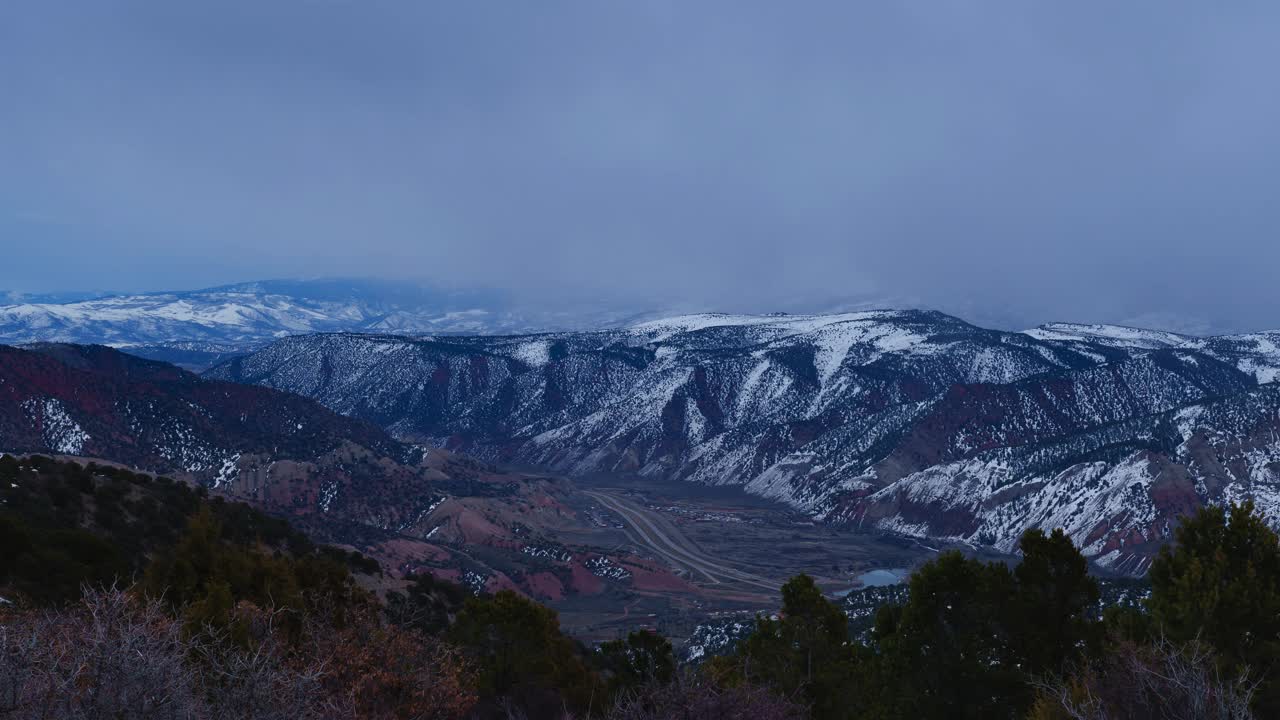 从白天到黄昏的时间流逝与暴风雪移动视频下载