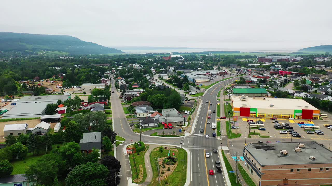 加拿大魁北克Baie-Saint-Paul航拍图视频下载