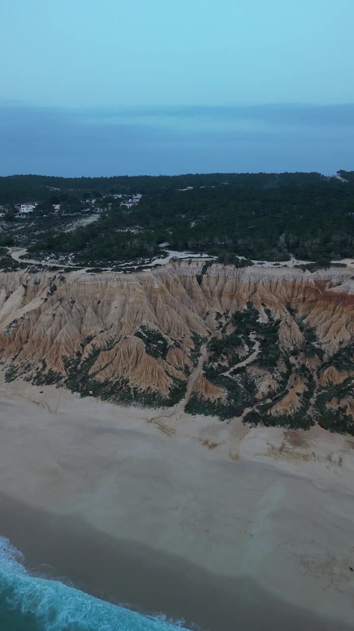 葡萄牙梅利德斯海滩鸟瞰图。视频素材