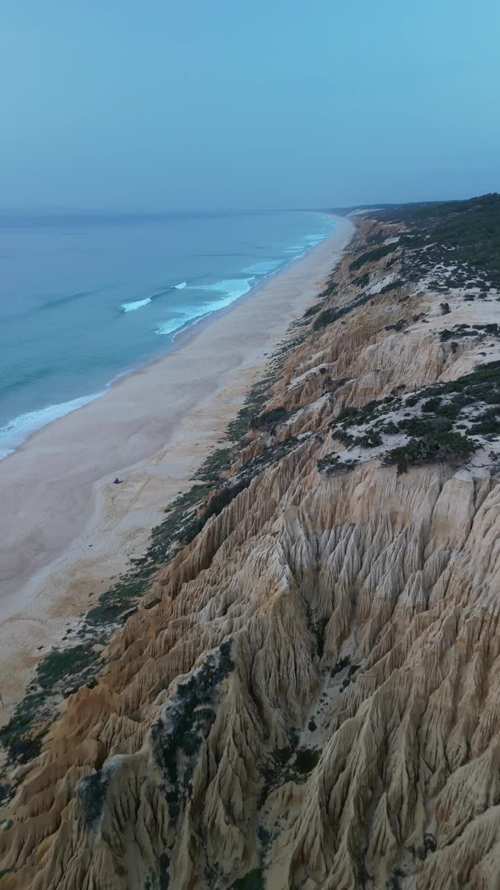 葡萄牙梅利德斯海滩鸟瞰图。视频素材