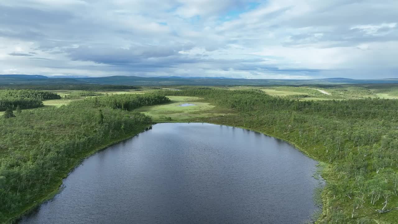 雄伟的山地景观Härjedalen视频素材